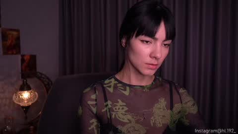 Holly Linder online show from February 6, 2:00 am