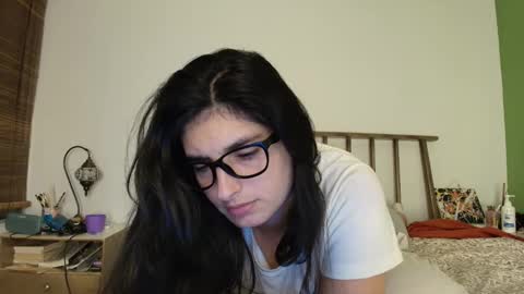 hollyshit_ online show from February 27, 1:38 am