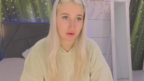 HollyTaillor online show from January 17, 6:43 am