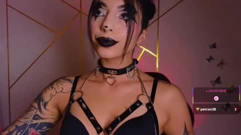 holly online show from October 4, 5:35 am