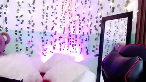 holly online show from December 29, 3:57 pm