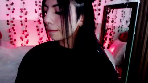 holly online show from January 11, 4:46 pm