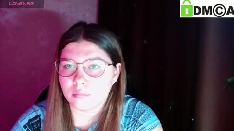 Welcome guys  Pleasure to see you all here  My name is MichaelaTip menu is active Private is open  online show from October 28, 4:07 am