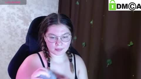 Welcome guys  Pleasure to see you all here  My name is MichaelaTip menu is active Private is open  online show from October 25, 1:08 pm