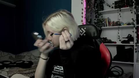 holy_mistresss online show from November 7, 10:10 am