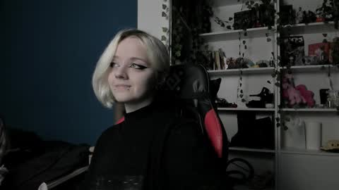 holy_mistresss online show from November 21, 9:22 am