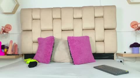 Ariana Mora online show from April 20, 12:19 pm