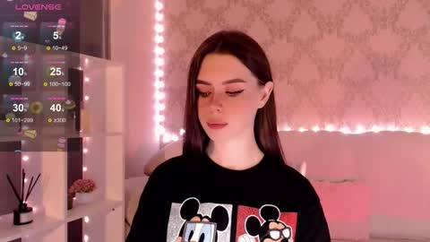 Mia online show from September 19, 4:33 am