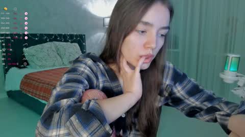 Snapshot of honey_chantal chatting on October 12, 5:48 pm Chantal online show from October 12, 5:48 pm
