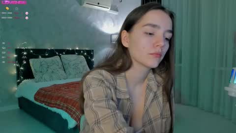 Snapshot of honey_chantal chatting on October 6, 5:29 pm Chantal online show from October 6, 5:29 pm