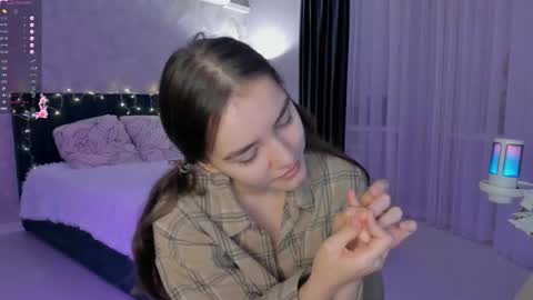 Snapshot of honey_chantal chatting on September 21, 5:44 pm Chantal online show from September 21, 5:44 pm