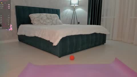 Snapshot of honey_chantal chatting on September 13, 5:21 pm Chantal online show from September 13, 5:21 pm