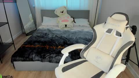 Honey online show from April 11, 7:45 am