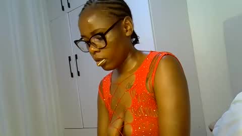 honey drop online show from April 3, 9:13 pm