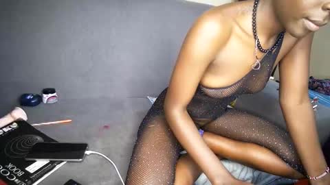 honey drop online show from February 8, 11:40 pm