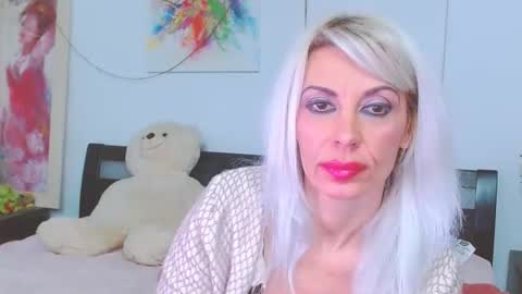 honey_lara online show from January 6, 1:20 am