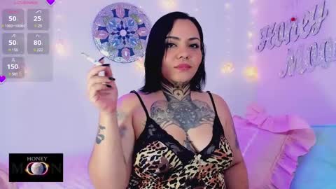 Snapshot of honey_mooon chatting on January 3, 3:55 pm Maria online show from January 3, 3:55 pm
