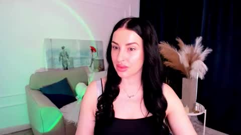 Jacqueline online show from June 2, 4:35 am