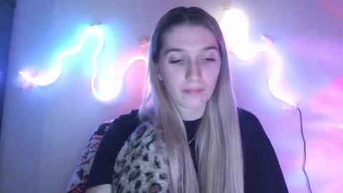 honeyveil online show from March 19, 8:57 pm