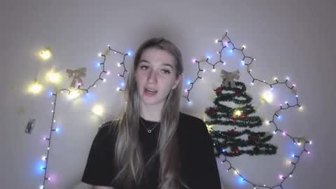 honeyveil online show from December 20, 10:19 am