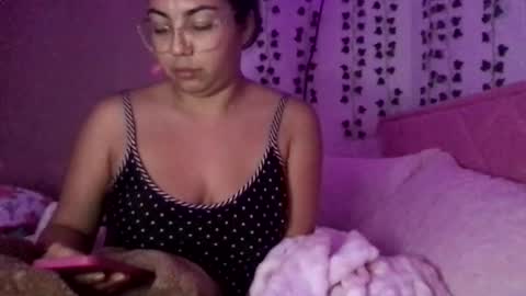 honeyyy89 online show from January 7, 5:55 am