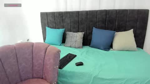 Honnie online show from April 18, 4:31 pm