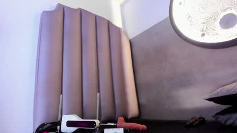 honnyy_23 online show from April 18, 7:40 pm