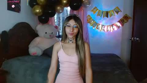 Hoollly Jones online show from November 26, 2:29 pm