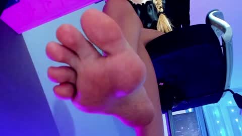 hooot_blonde777 online show from January 12, 9:08 pm