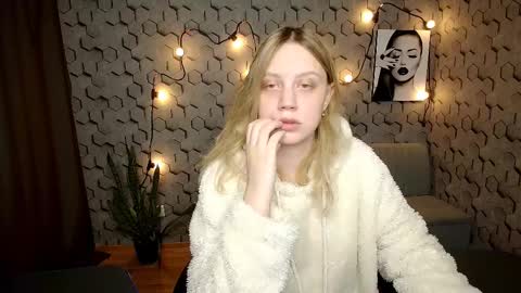 hope happyyy online show from March 4, 12:12 pm