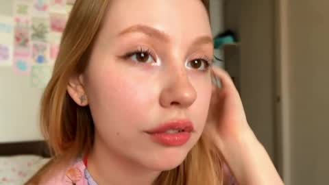 Audrey online show from March 28, 2:55 am