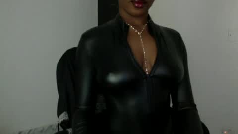 delilah online show from August 8, 7:44 pm