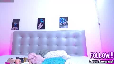 Juliette Roberts online show from February 24, 6:50 pm