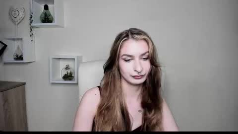Snapshot of hot_1nina chatting on October 23, 6:52 am NINA online show from October 23, 6:52 am