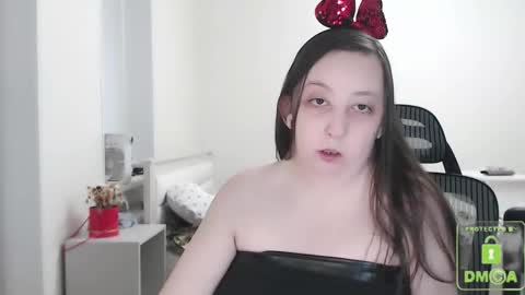 Snapshot of hot_and_pretty chatting on October 22, 1:38 pm Lila online show from October 22, 1:38 pm