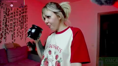   online show from November 8, 3:28 pm