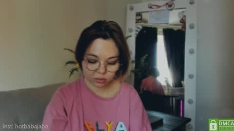   online show from March 1, 10:13 am