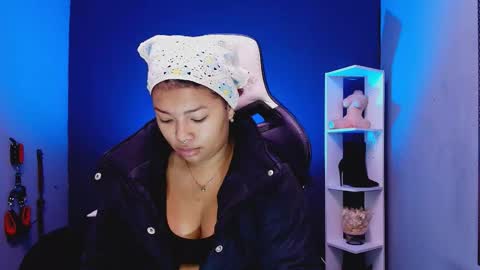 hot chocolate 4u online show from November 12, 12:25 pm