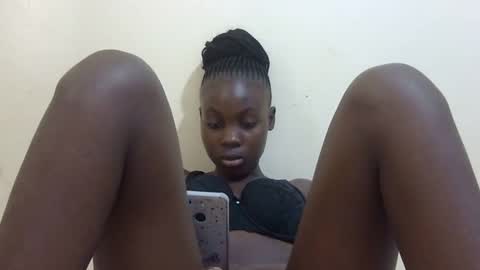 hot_melanie1 online show from April 13, 8:04 am