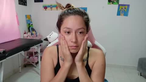 Mia online show from January 9, 5:28 pm