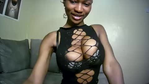 hotfalling706077 online show from January 11, 7:06 am