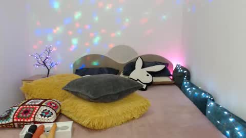 hotgirlkarina online show from December 2, 5:20 am