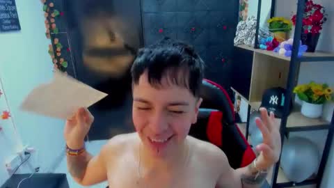 hannah online show from March 27, 3:08 am