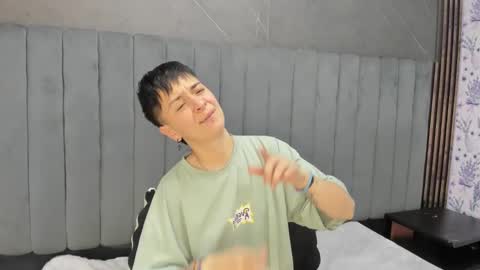 hannah online show from December 14, 2:06 am