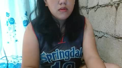 hotiemorenagurl18 online show from October 13, 6:49 am