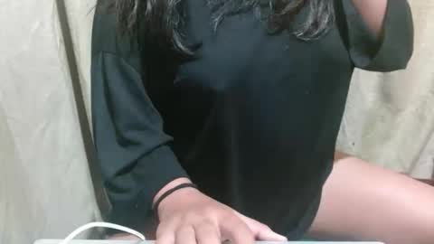 hotiemorenagurl18 online show from September 13, 1:02 am