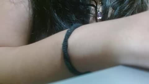 hotiemorenagurl18 online show from September 19, 5:39 am