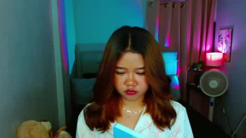 Layla online show from February 27, 9:43 am