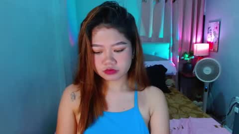 Layla online show from March 9, 2:10 pm