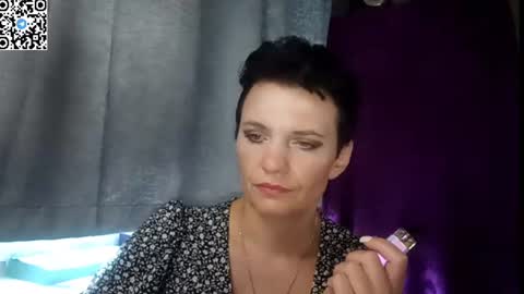 hotmamaqueen234 online show from July 14, 11:37 am